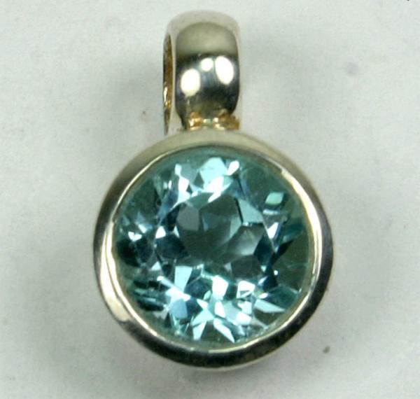 Silber Anhänger mit blauem Topas 7x7mm